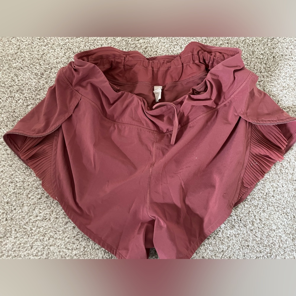 Lululemon Mauve Pleated Shorts